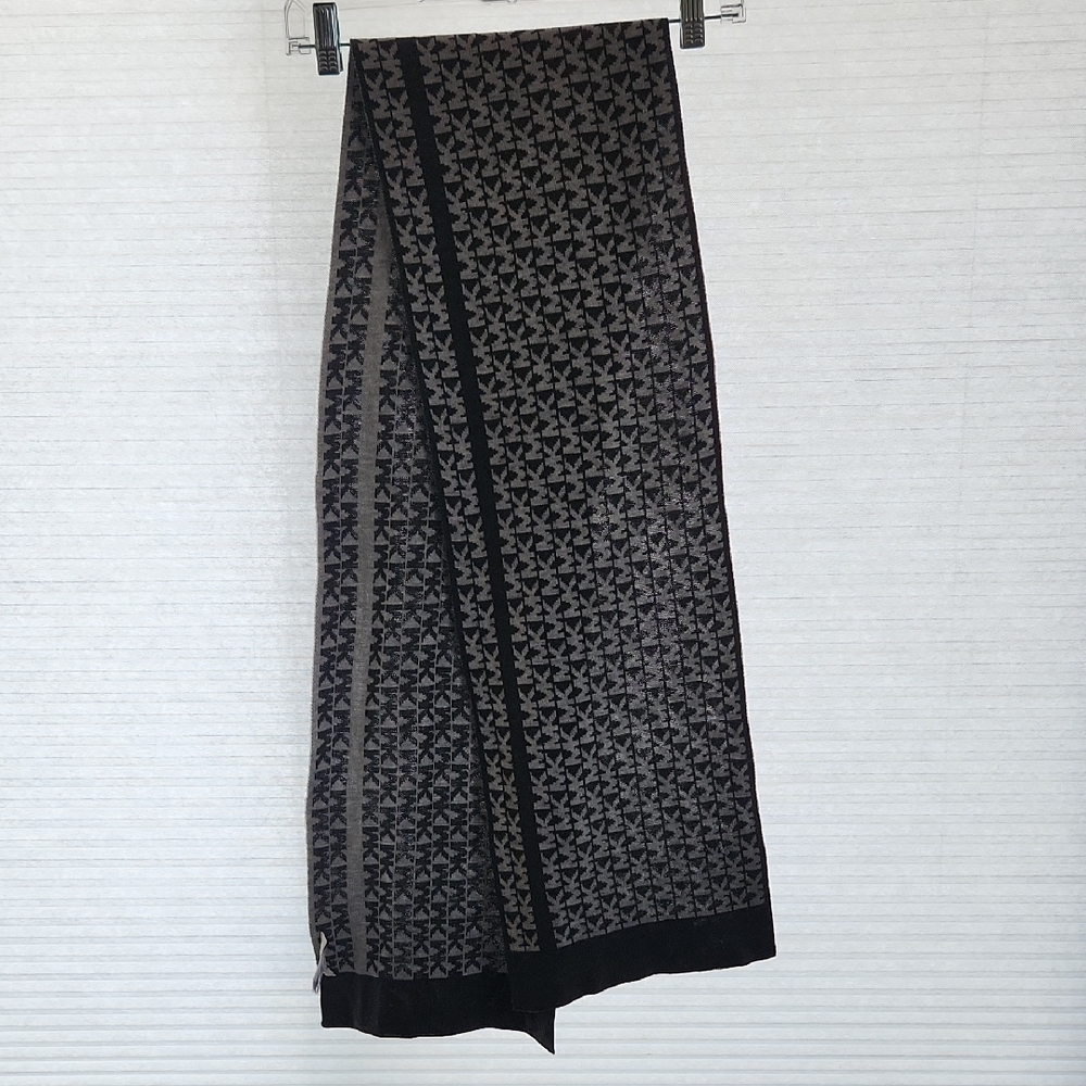 Michael Kors Gray Signature Logo Knit Polyester Scarf